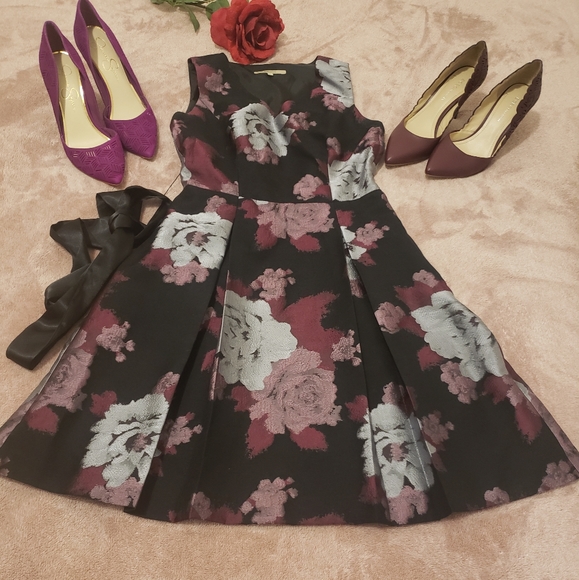 Full Lined RW & Co Damask Dress - Picture 4 of 10